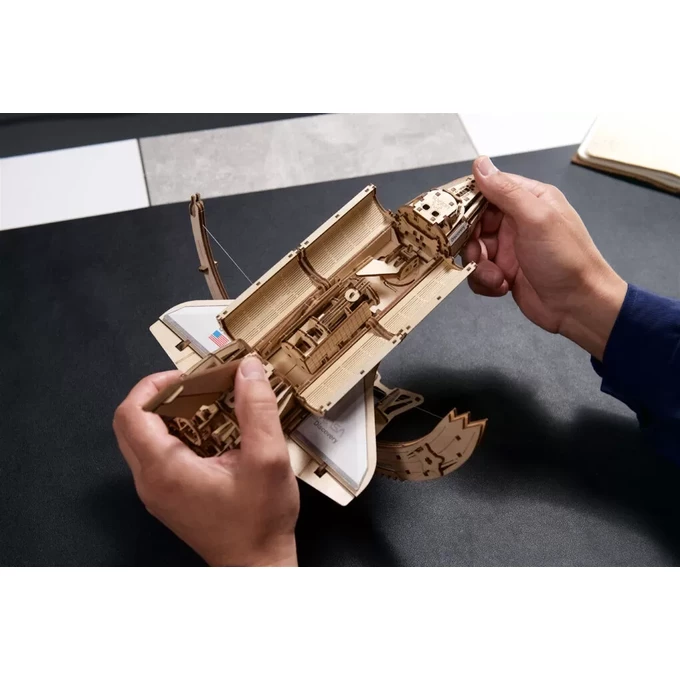 Puzzle 3D Model Wahadłowca NASA Discovery Ugears
